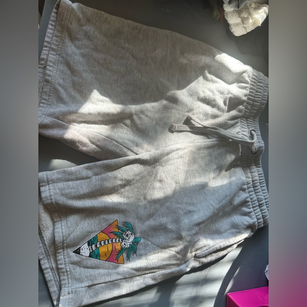 Men’s retrofit skeleton sweatpants shorts M medium